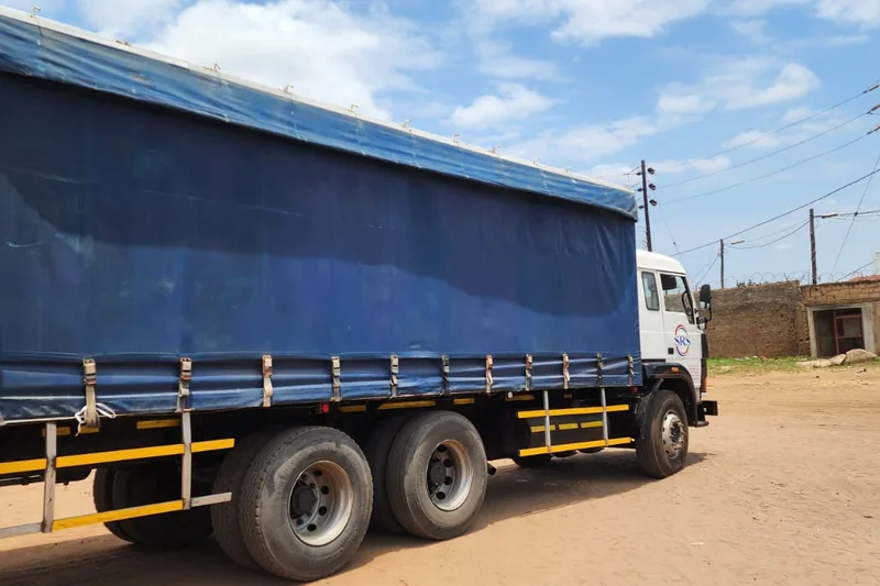 BackHome Logistics 15-tonne curtain-sided truck